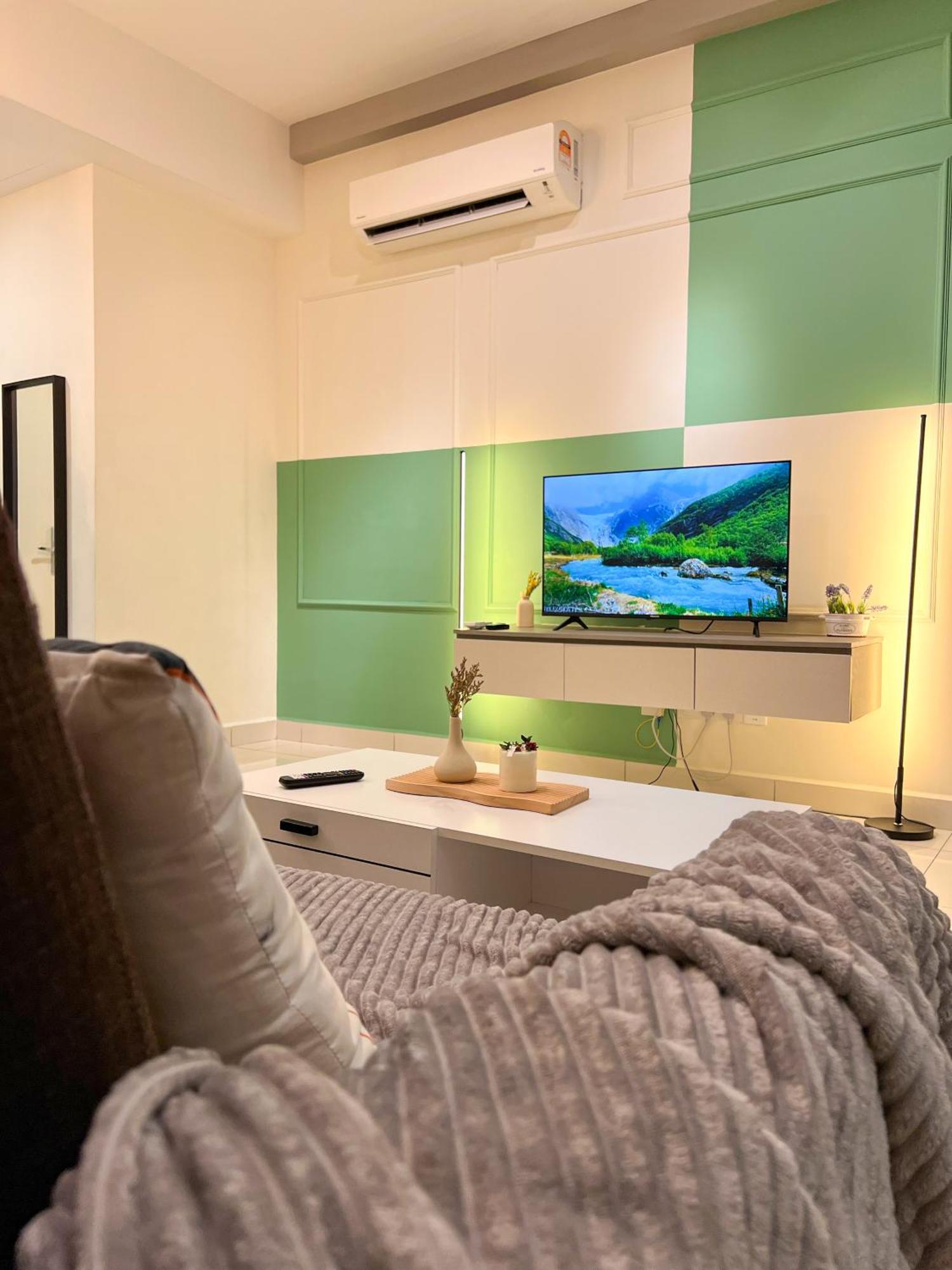 Modern Suites At Arte Mont Kiara By Iconique Kuala Lumpur Exterior photo