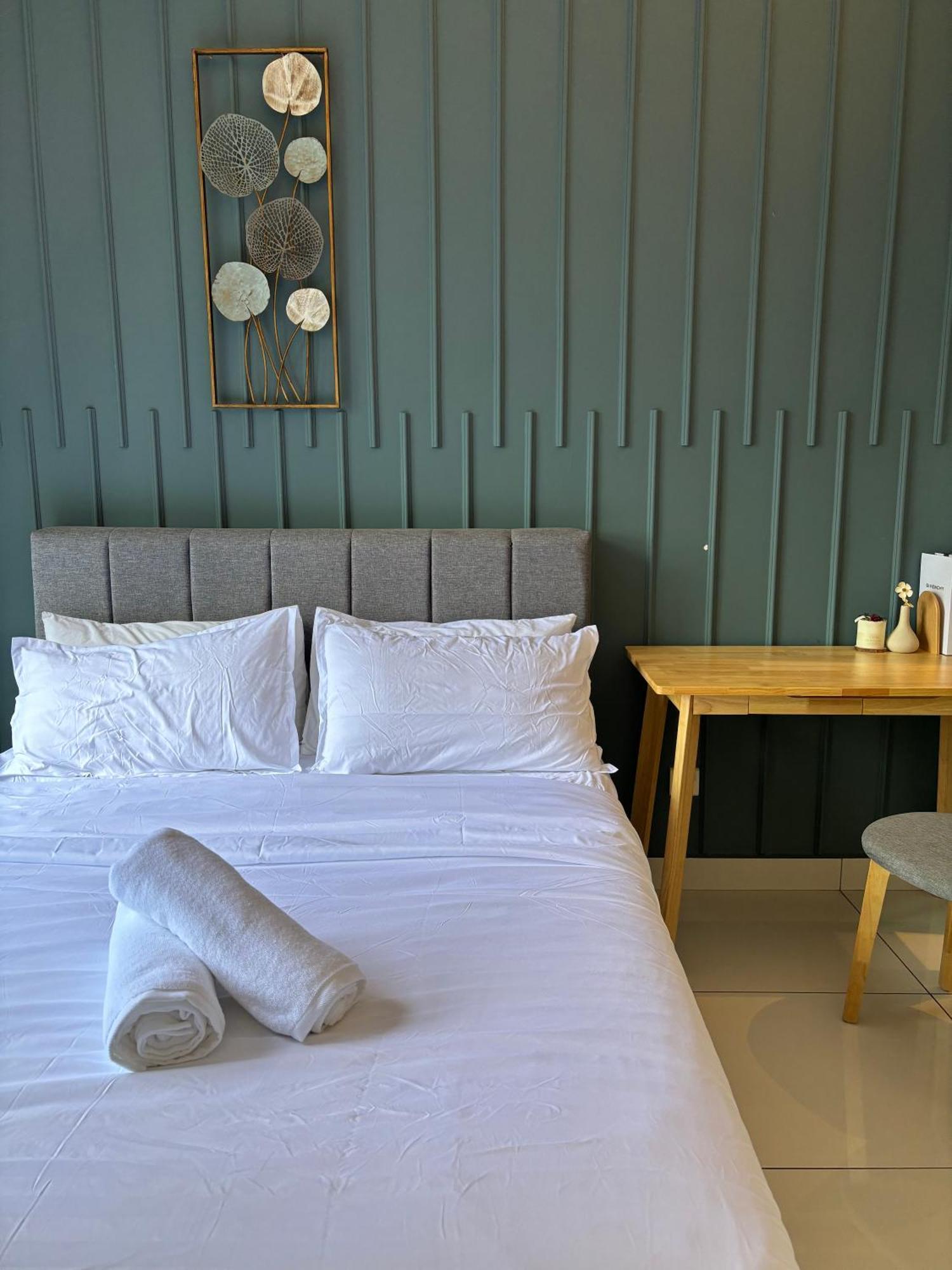Modern Suites At Arte Mont Kiara By Iconique Kuala Lumpur Room photo