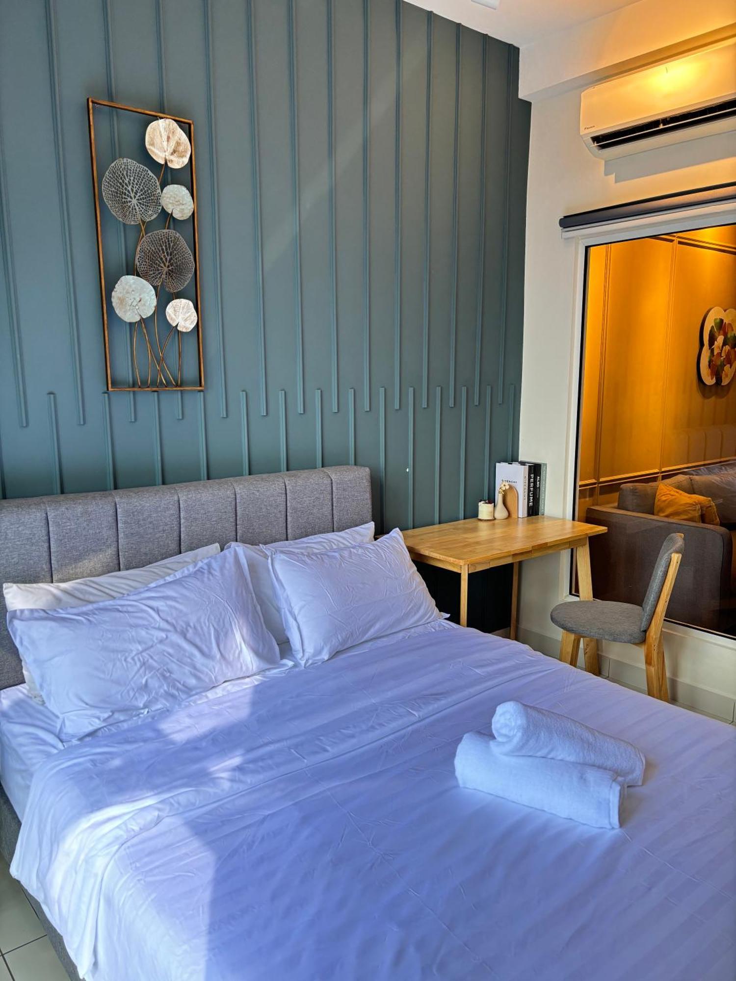 Modern Suites At Arte Mont Kiara By Iconique Kuala Lumpur Room photo